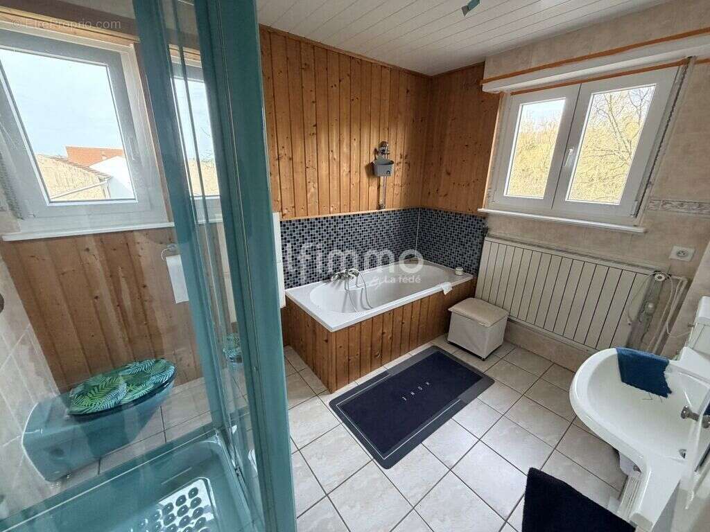 Maison à CHATEAU-ROUGE