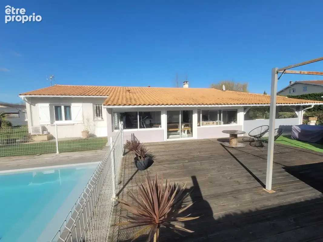 Maison à vendre avec jardin et piscine - photo 2