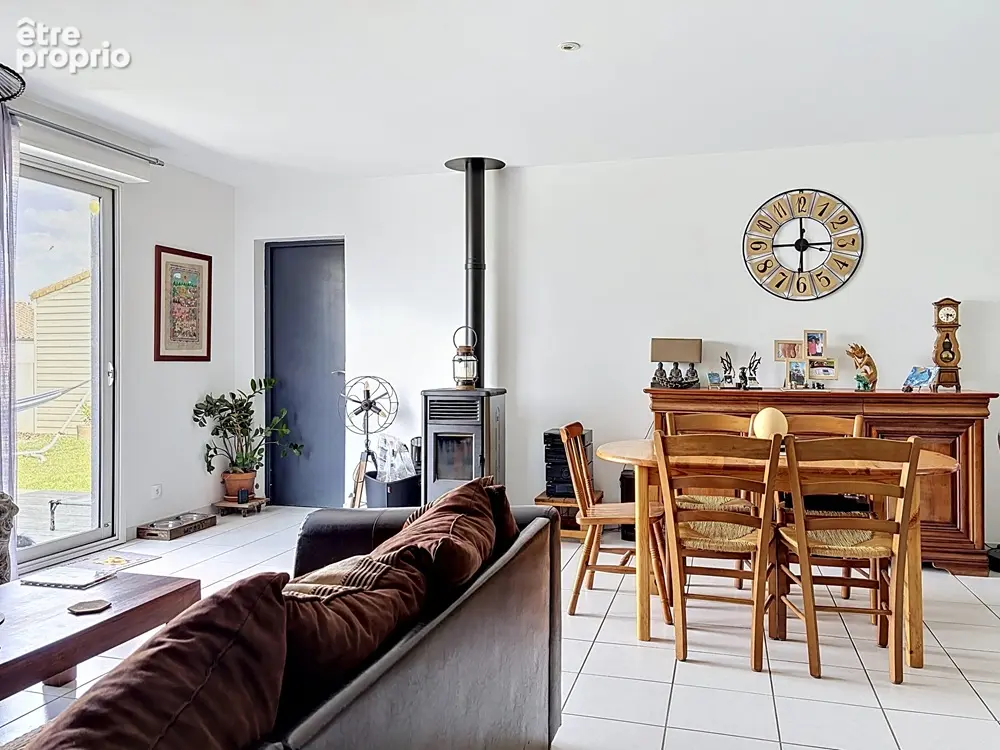 Maison de plain-pied 2015 - 3 chambres - Piscine - Garage - Quartier résidentiel - Centre village - photo 6