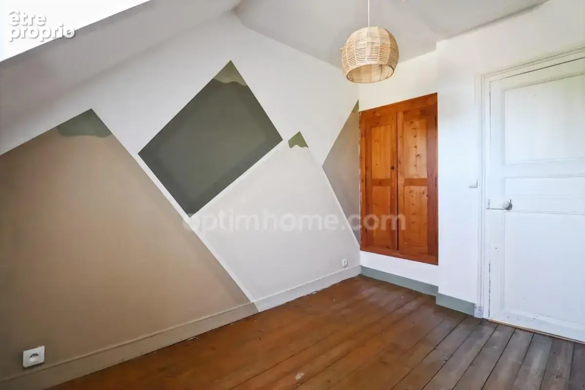 Maison de Charme et de Caractère -175 m² environ - 10 pièces - 7 chambres - Terrain 1450 m² environ - SAINT SULPICE LES FEUILLES - photo 30