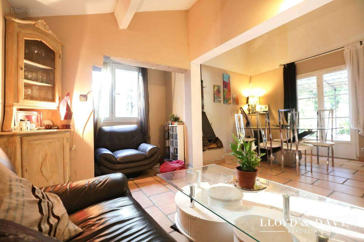 Maison à SAINT-CANNAT