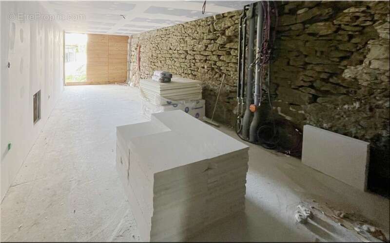 Maison à CHALLONGES