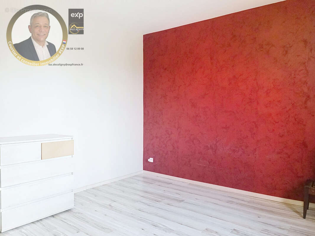 Chambre 1 (1er) - Appartement à CUISERY