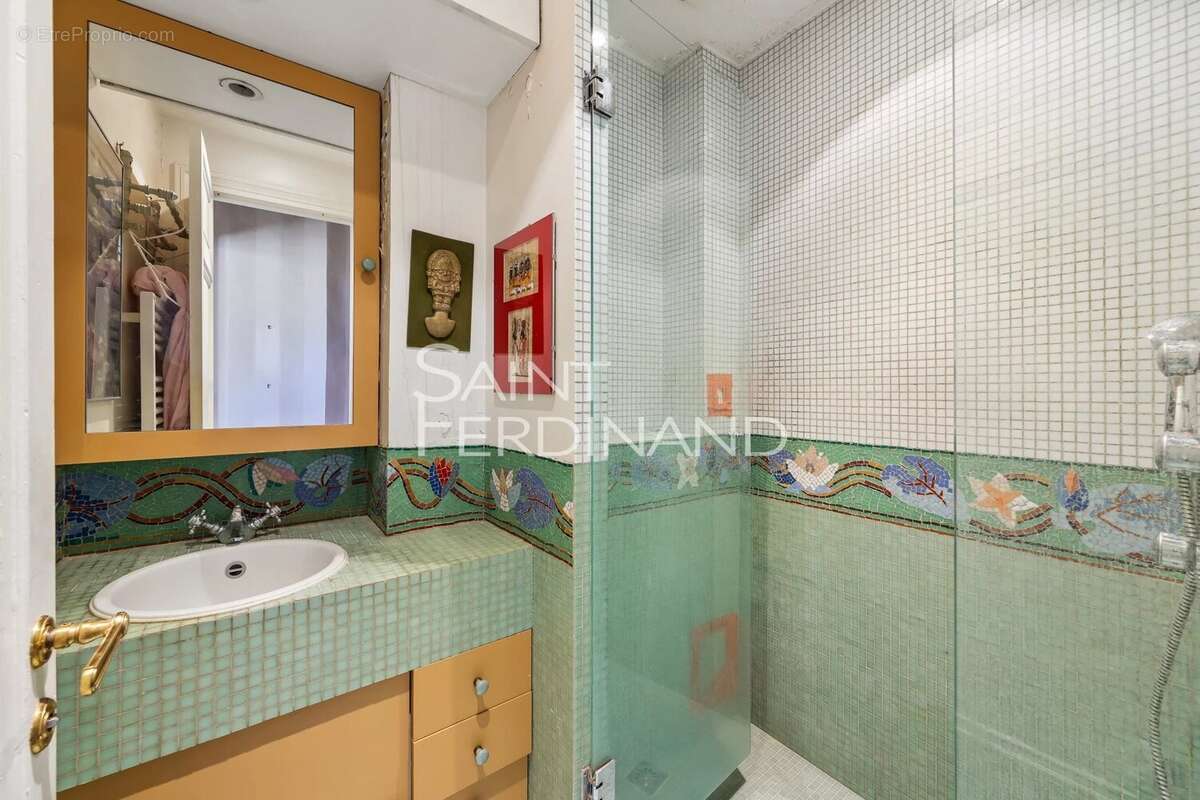 Appartement à NEUILLY-SUR-SEINE
