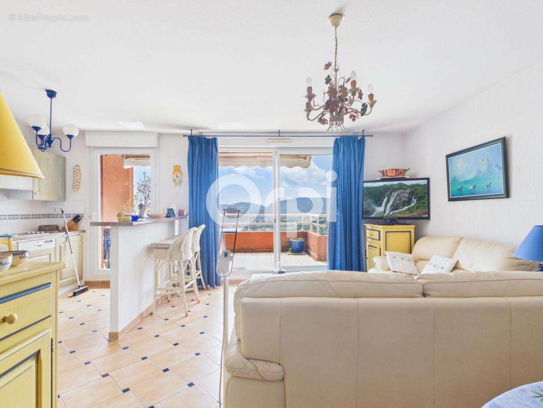 Appartement à MANDELIEU-LA-NAPOULE