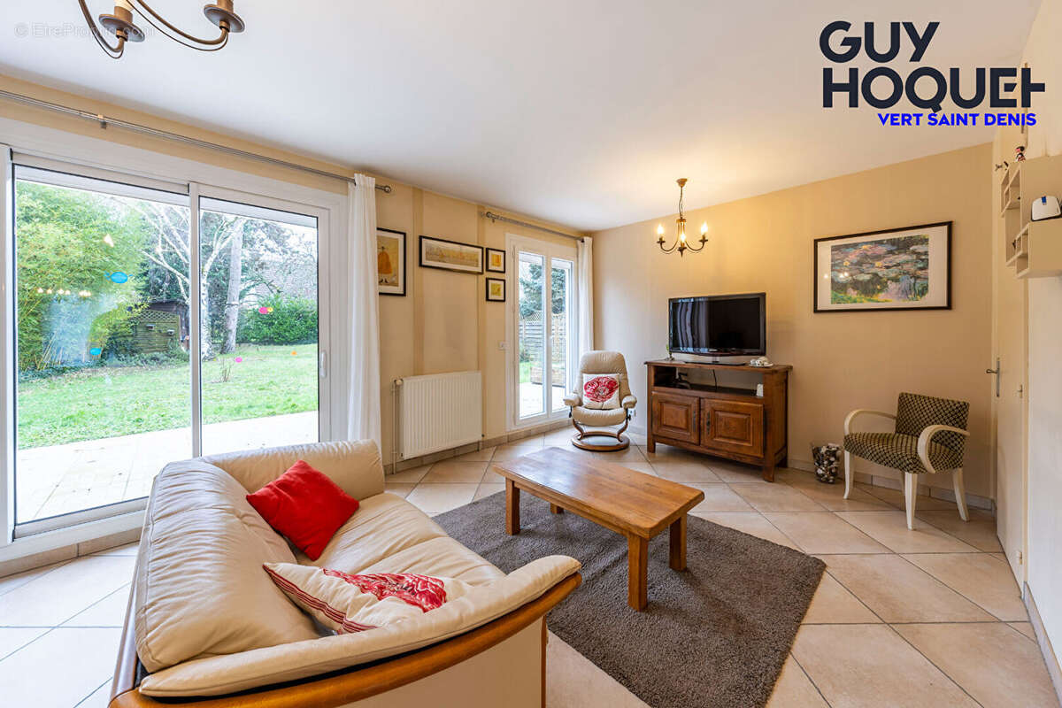 Maison à VERT-SAINT-DENIS