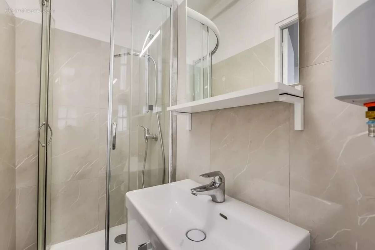 Appartement à PARIS-20E