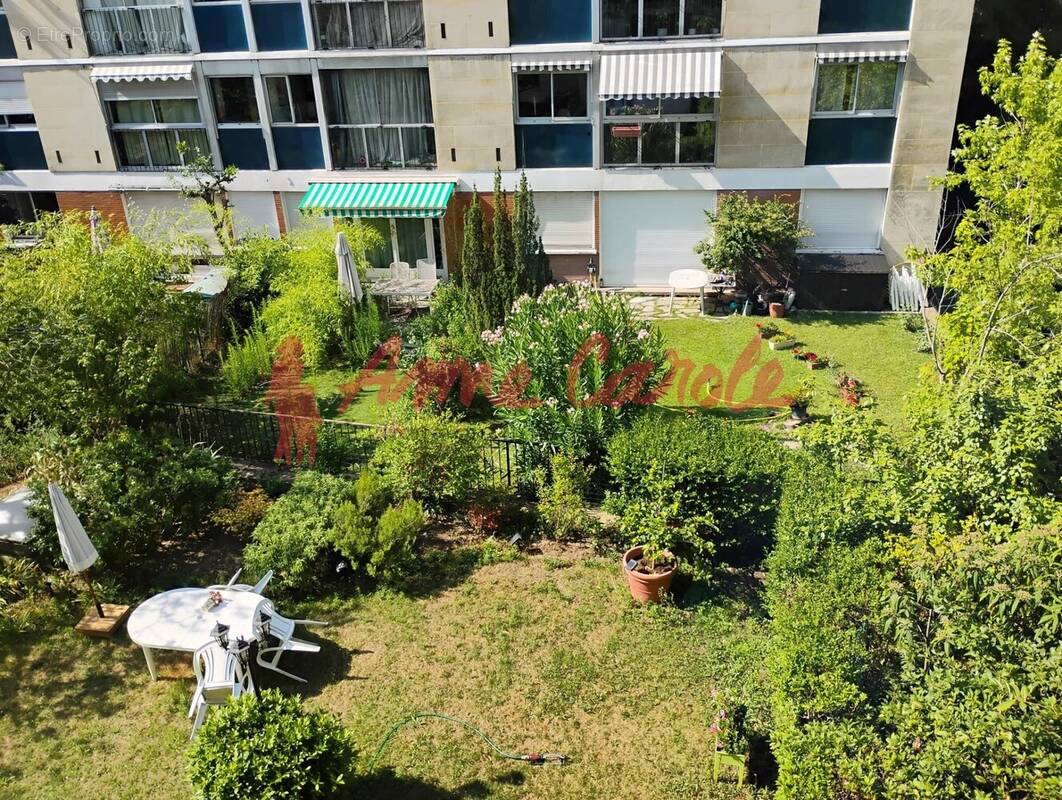 Parking à PARIS-20E