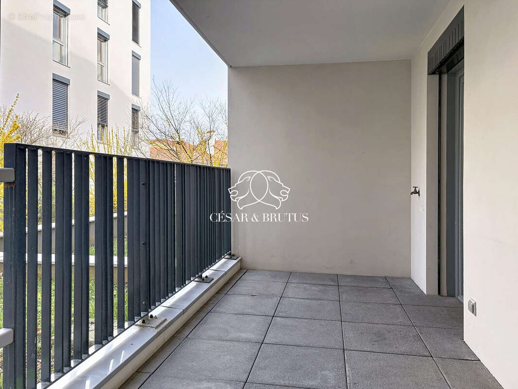 Appartement à NEUVILLE-SUR-SAONE