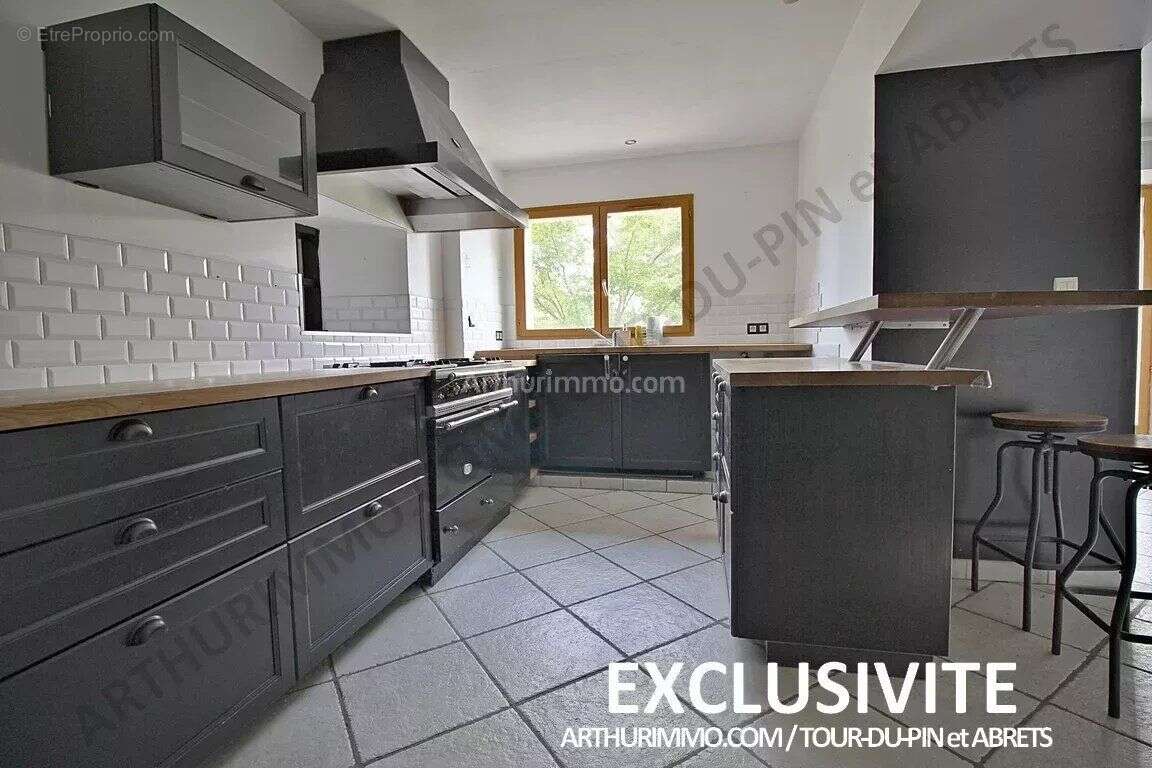 Maison à MONTFERRAT