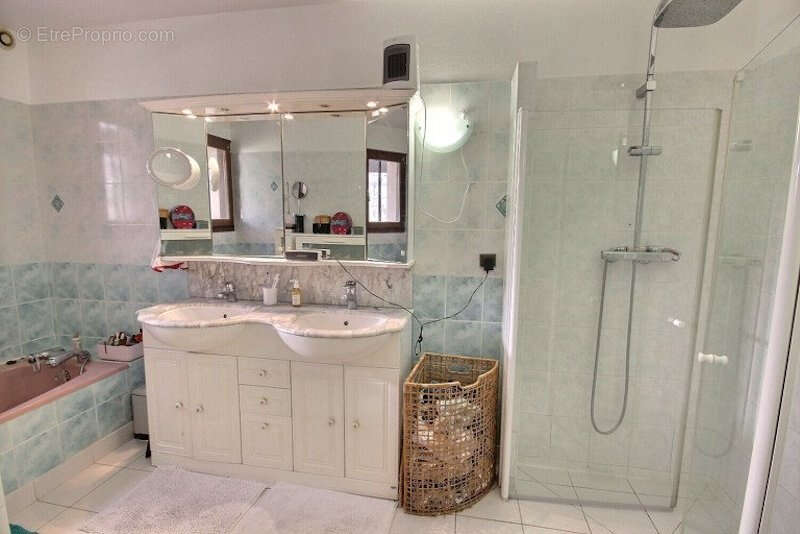 Maison à LA VILLE-DU-BOIS