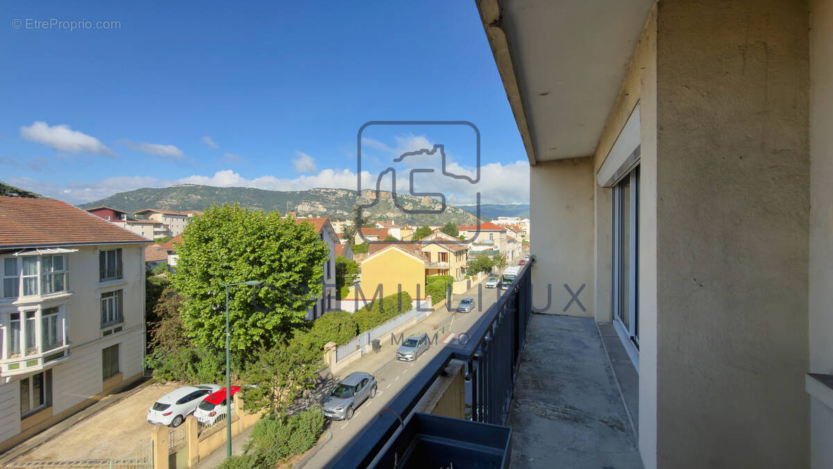 Appartement à GUILHERAND-GRANGES