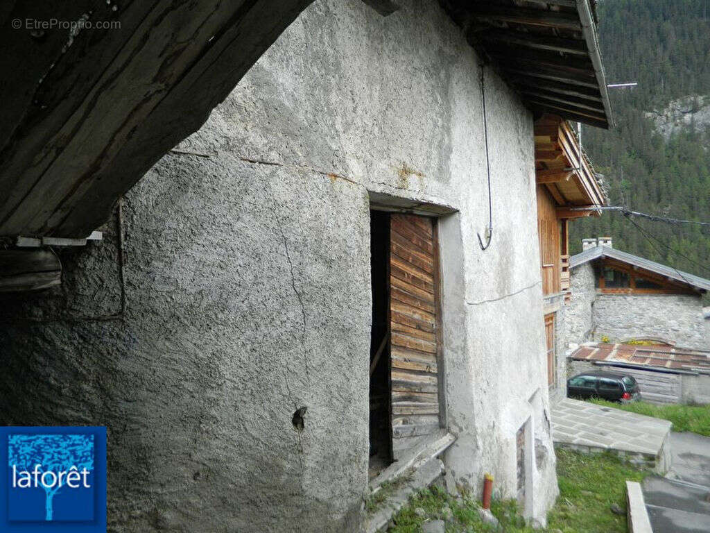 73210 Peisey-Nancroix Maison à rénover avec jardin Sud et PC purgé - photo 5
