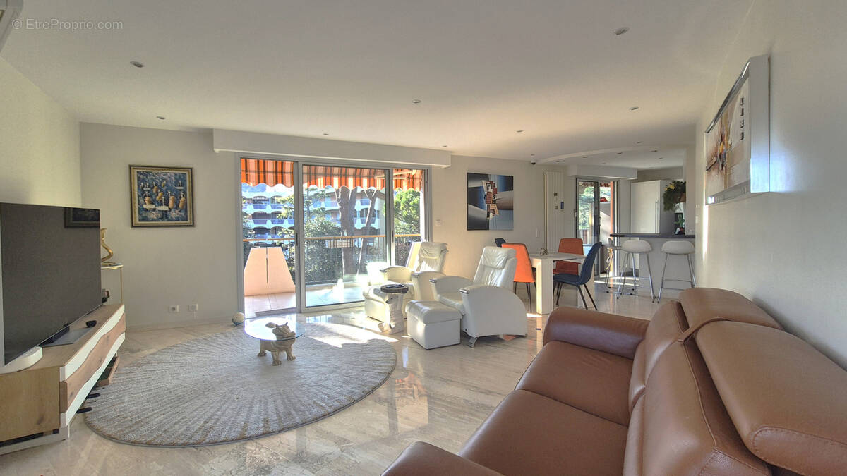 Appartement à MANDELIEU-LA-NAPOULE