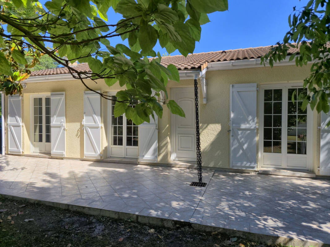 Maison à AMBARES-ET-LAGRAVE