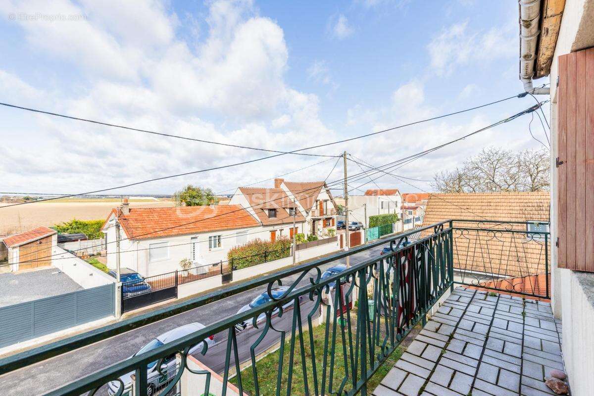 Appartement à PARAY-VIEILLE-POSTE