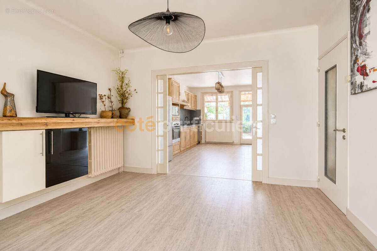 La roche sur yon -- maison 3 chambres --  90 m2  -- grand garage-- sous sol -- limite pentagone*--* - photo 5