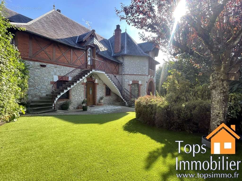 Maison à VILLEFRANCHE-DE-ROUERGUE