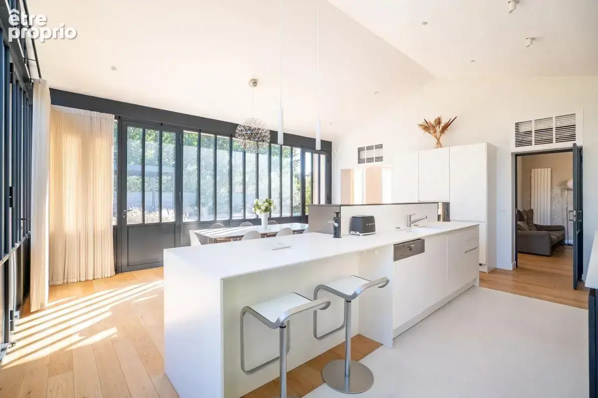 Maison de 9 pièces de 185 m² à Eysines - photo 7