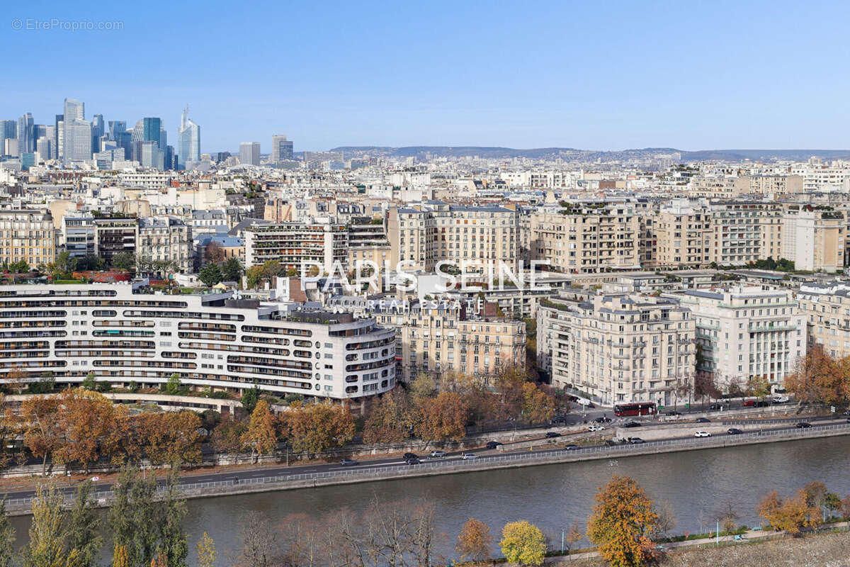 Appartement à PARIS-15E