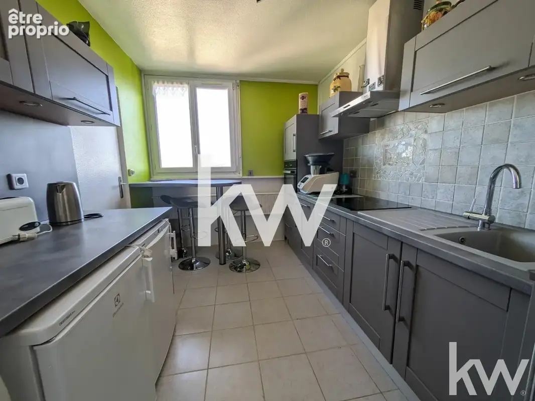 Appartement 65 m² à Saint-Etienne  - photo 2