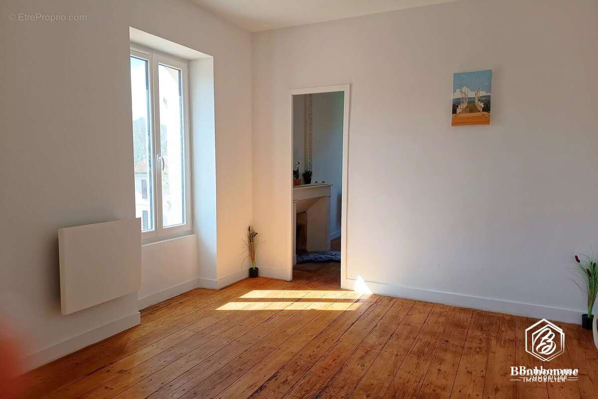 Appartement à SAUCATS