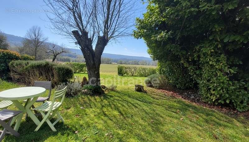 Maison à Sergeac de 151m², 6 pièces, au calme, sans vis à vis, sans travaux avec vue dégagée + garage XXL + chalet - photo 10