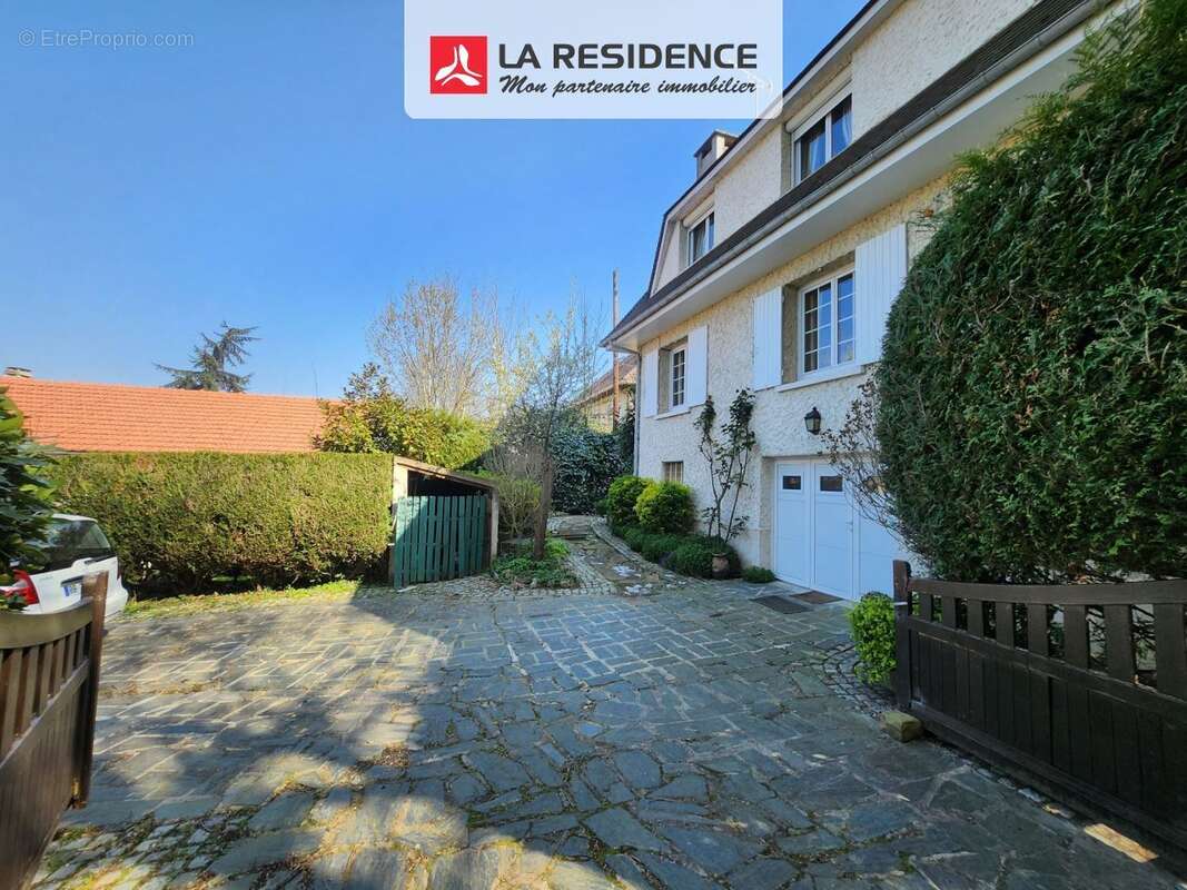 Maison à MONTIGNY-LES-CORMEILLES