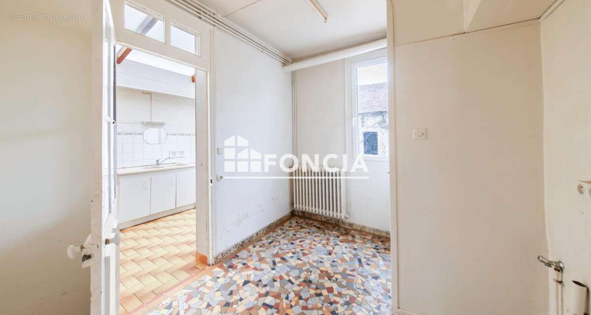 Maison à CHATELLERAULT