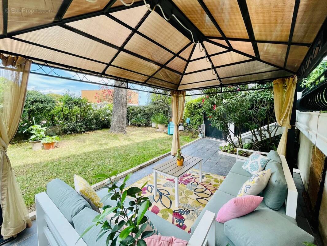 Appartement à ROQUEBRUNE-CAP-MARTIN