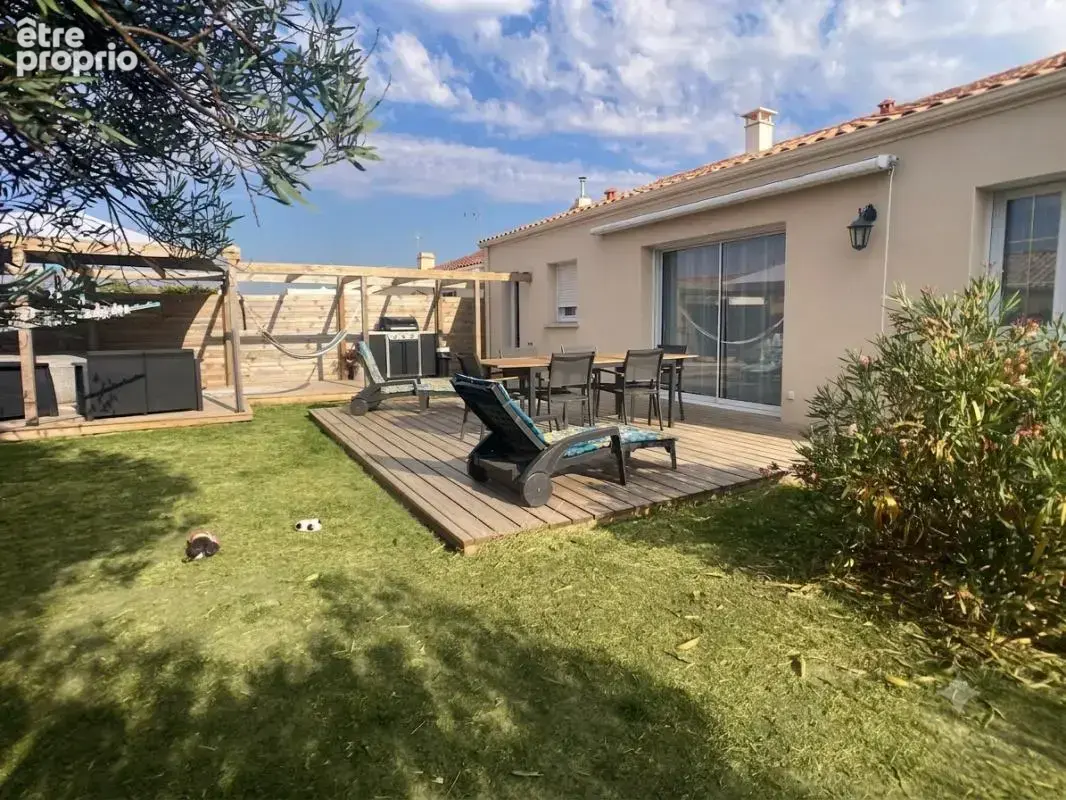 Maison 3 chambres prête à vivre, idéalement située à Givrand - photo 2