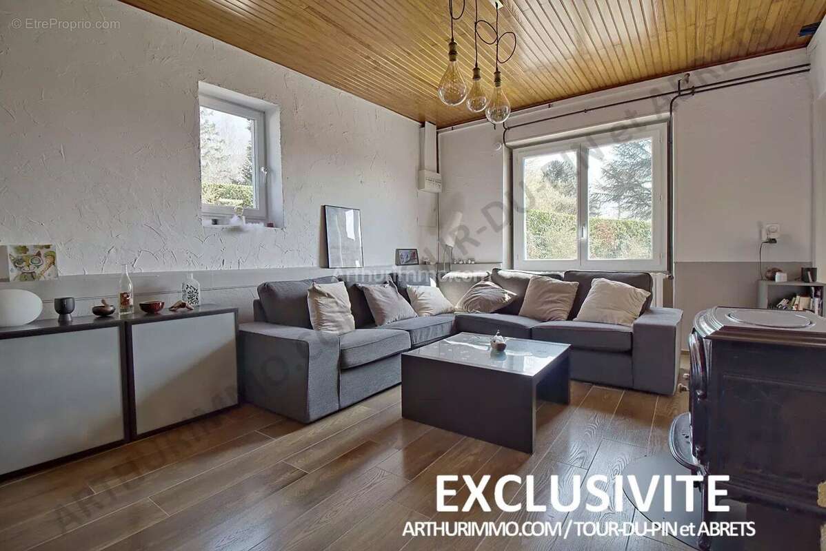 Maison à LA TOUR-DU-PIN