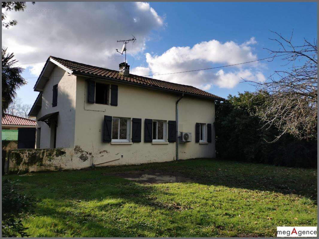 Maison à CAHUZAC-SUR-ADOUR