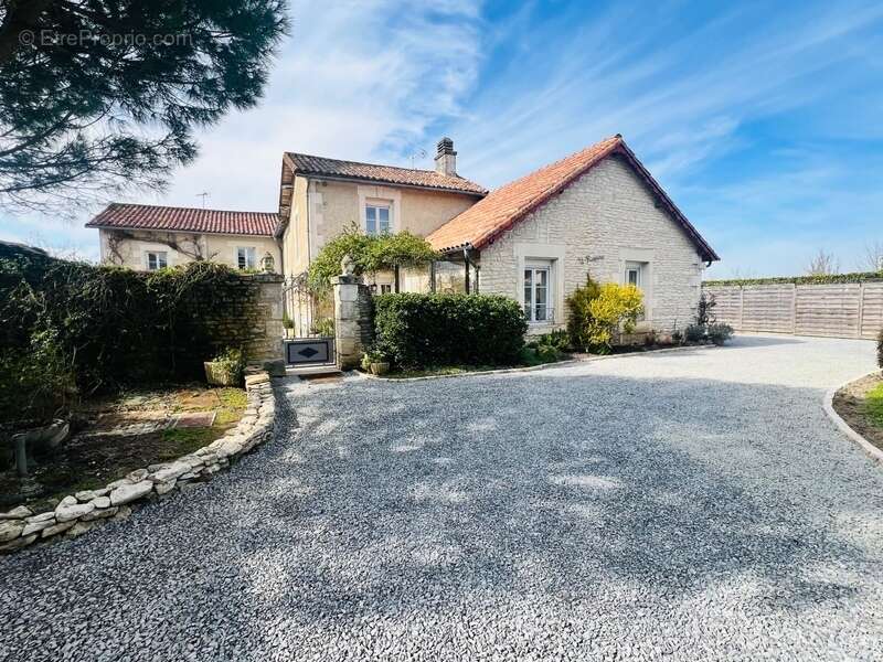 Maison bourgeoise 267m² - photo 3