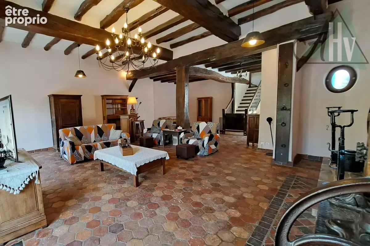 COURLON (89) - Belle maison de charme de 245 m2 avec 4 chambres, grande grange et dépendances. - photo 7