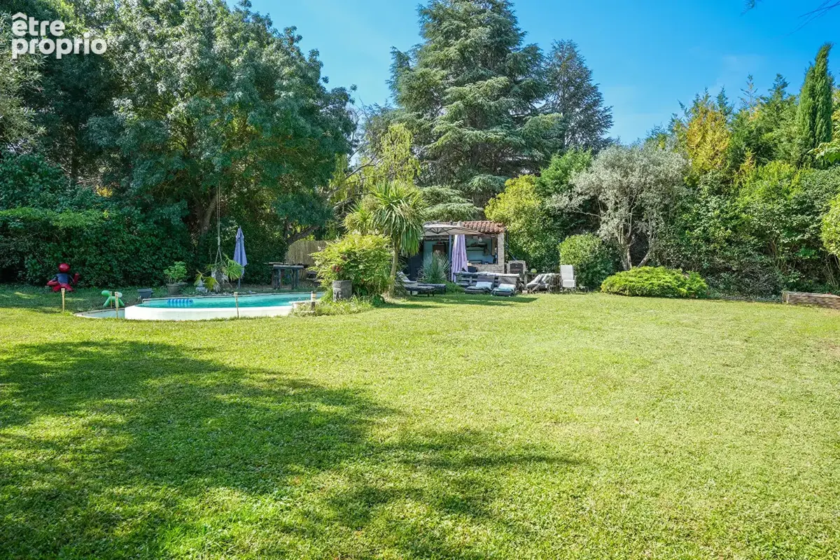 FUVEAU - Magnifique maison de famille de 197m² avec dépendance possible - DPE A - Parcelle de 2000m² arboré avec piscine à débor - photo 14