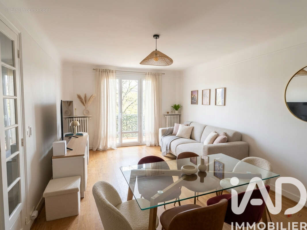 Photo 3 - Appartement à LES PAVILLONS-SOUS-BOIS