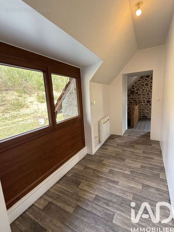 Maison 92 m² à Margerides  - photo 6