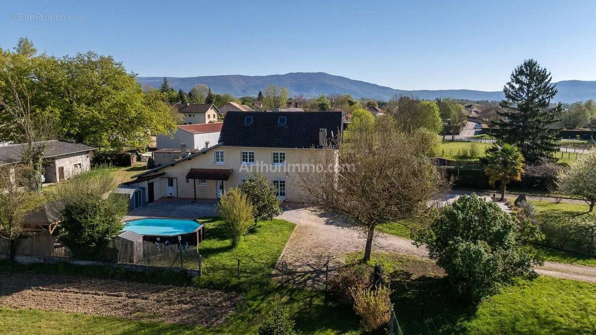 Maison à MORESTEL