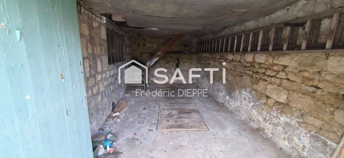 Appartement 150 m² à Belleu  - photo 4