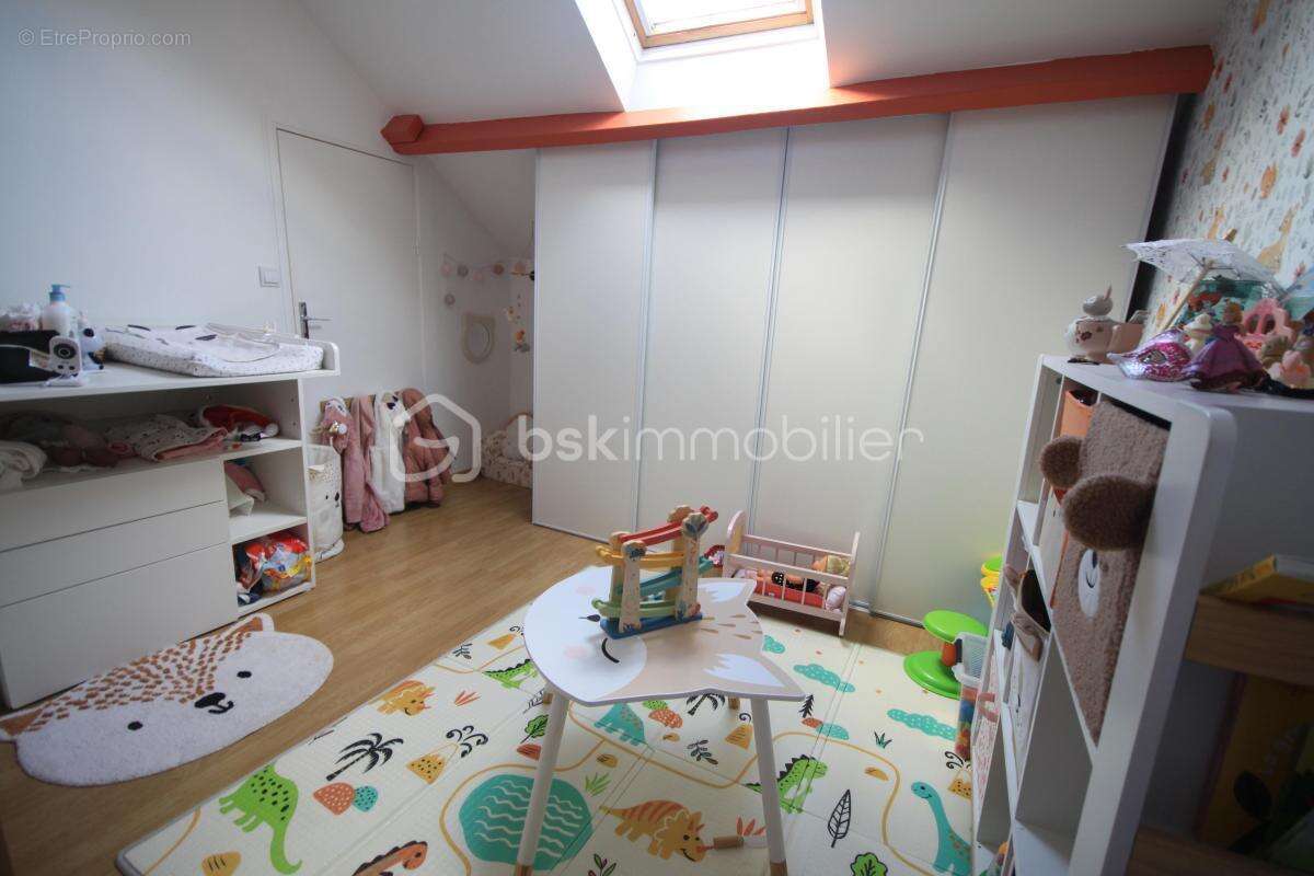 Maison à D&#039;HUISON-LONGUEVILLE