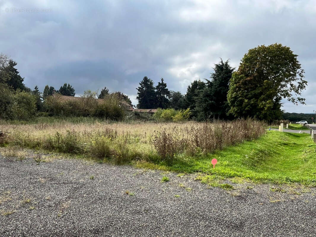 Terrain à PACY-SUR-EURE