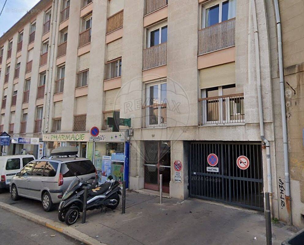 Parking à MARSEILLE-4E