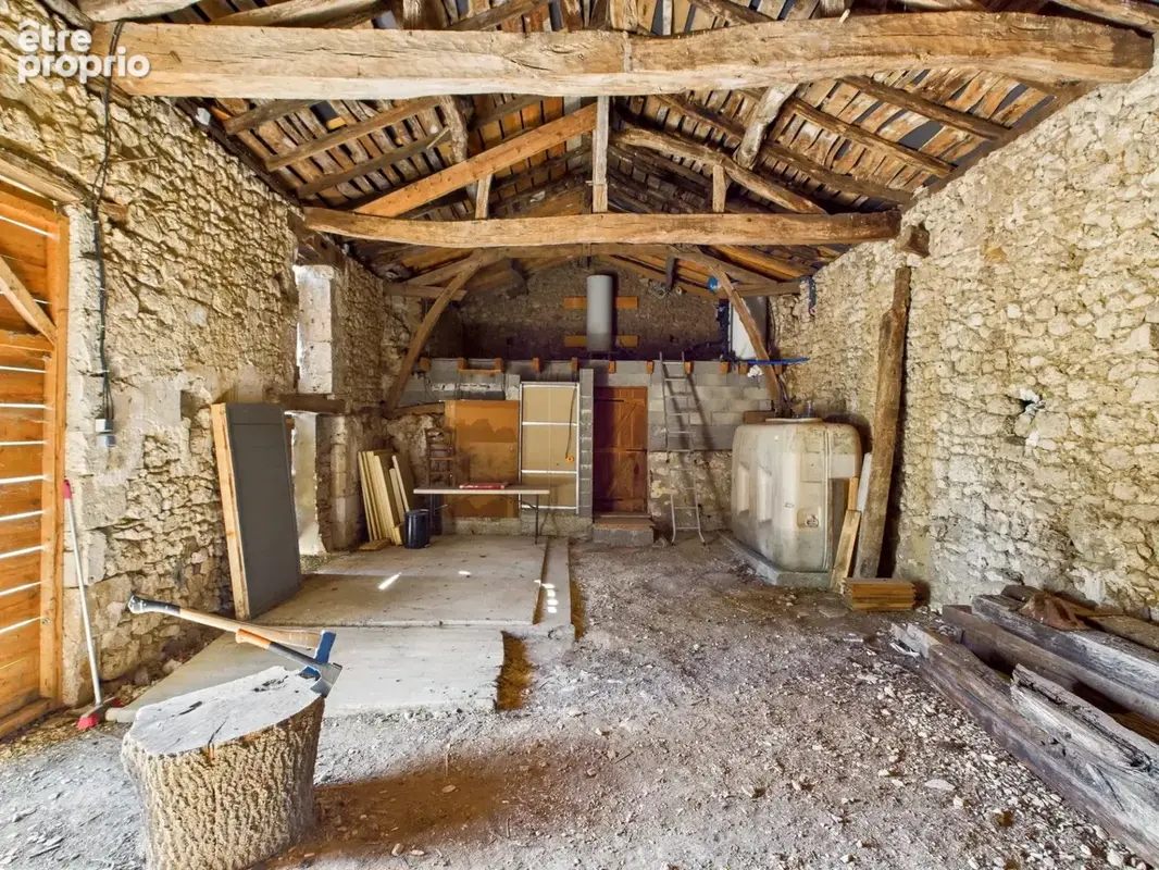 Superbe Ferme Restaurée avec Logements Flexibles, Piscine et Dépendances - photo 16