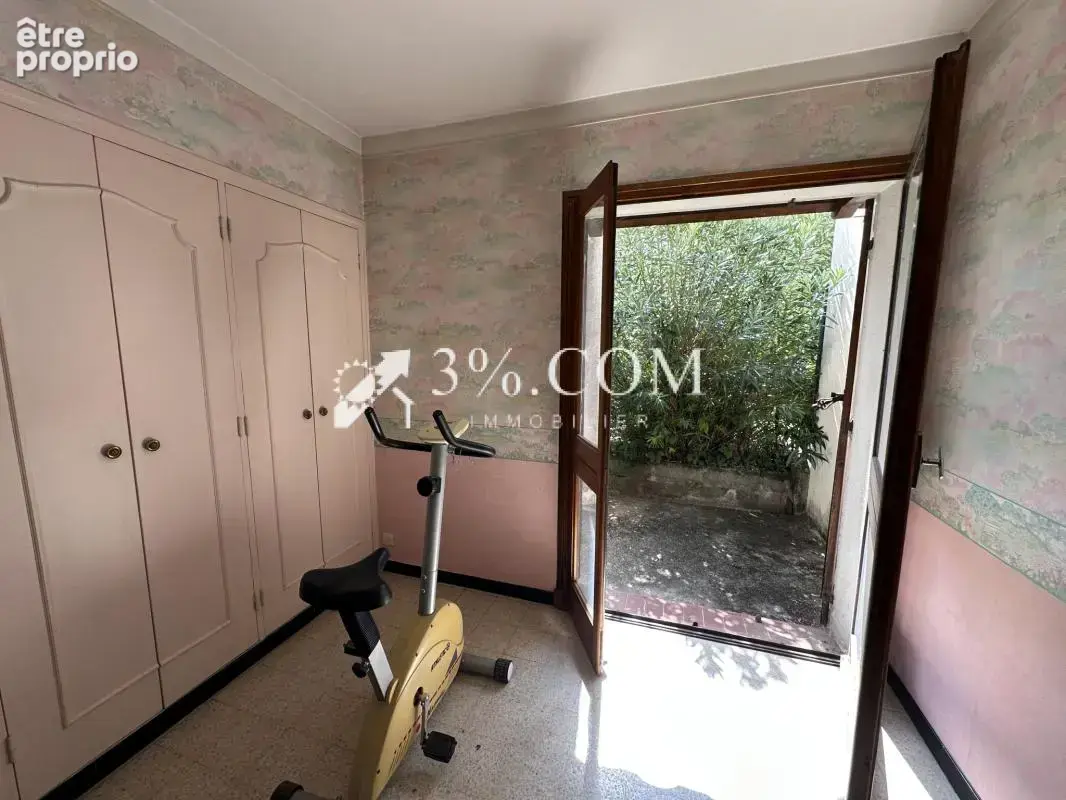 Maison à rénover entièrement sur trois niveaux avec garage - photo 16