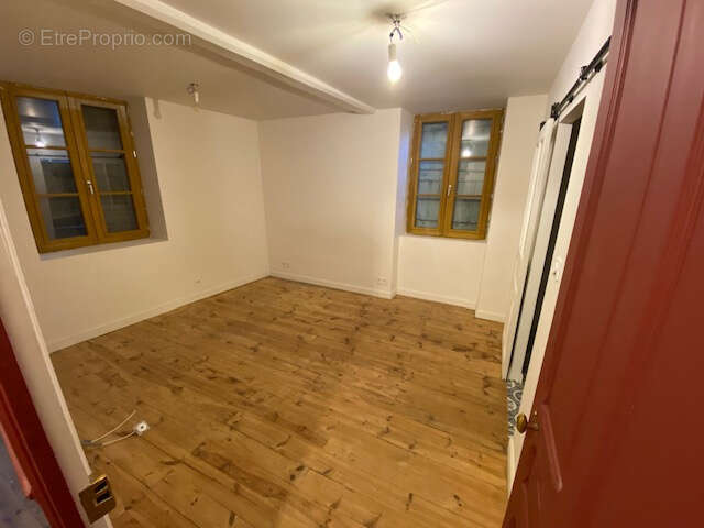 Maison à MARINGUES