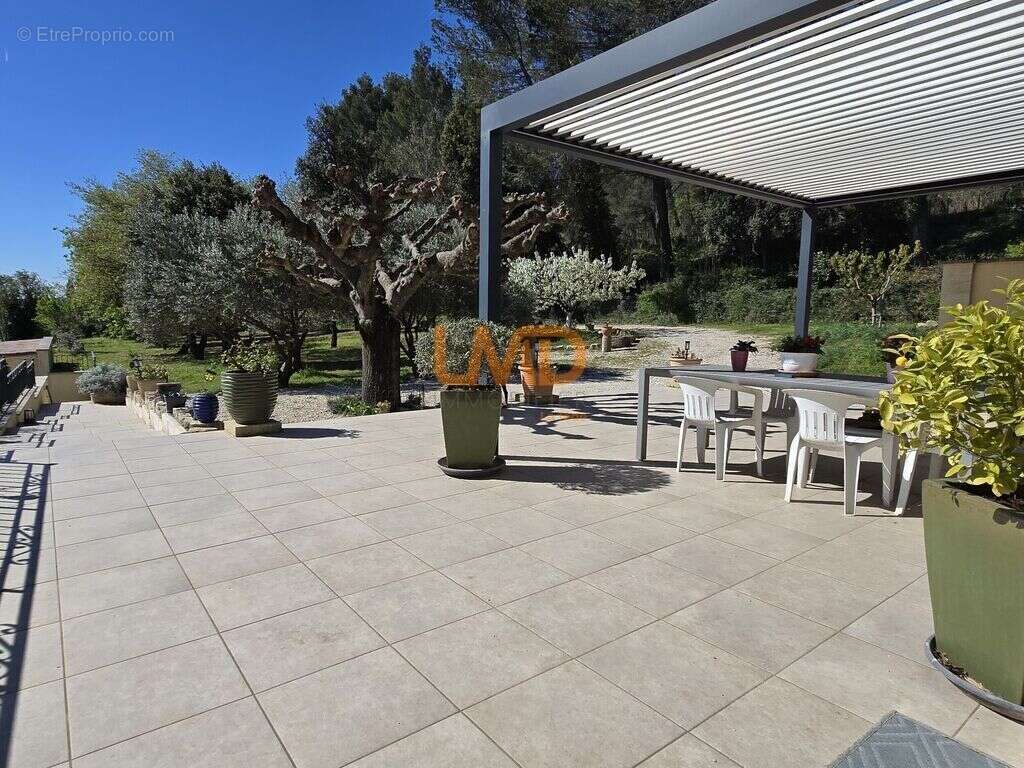 Maison à SARRIANS