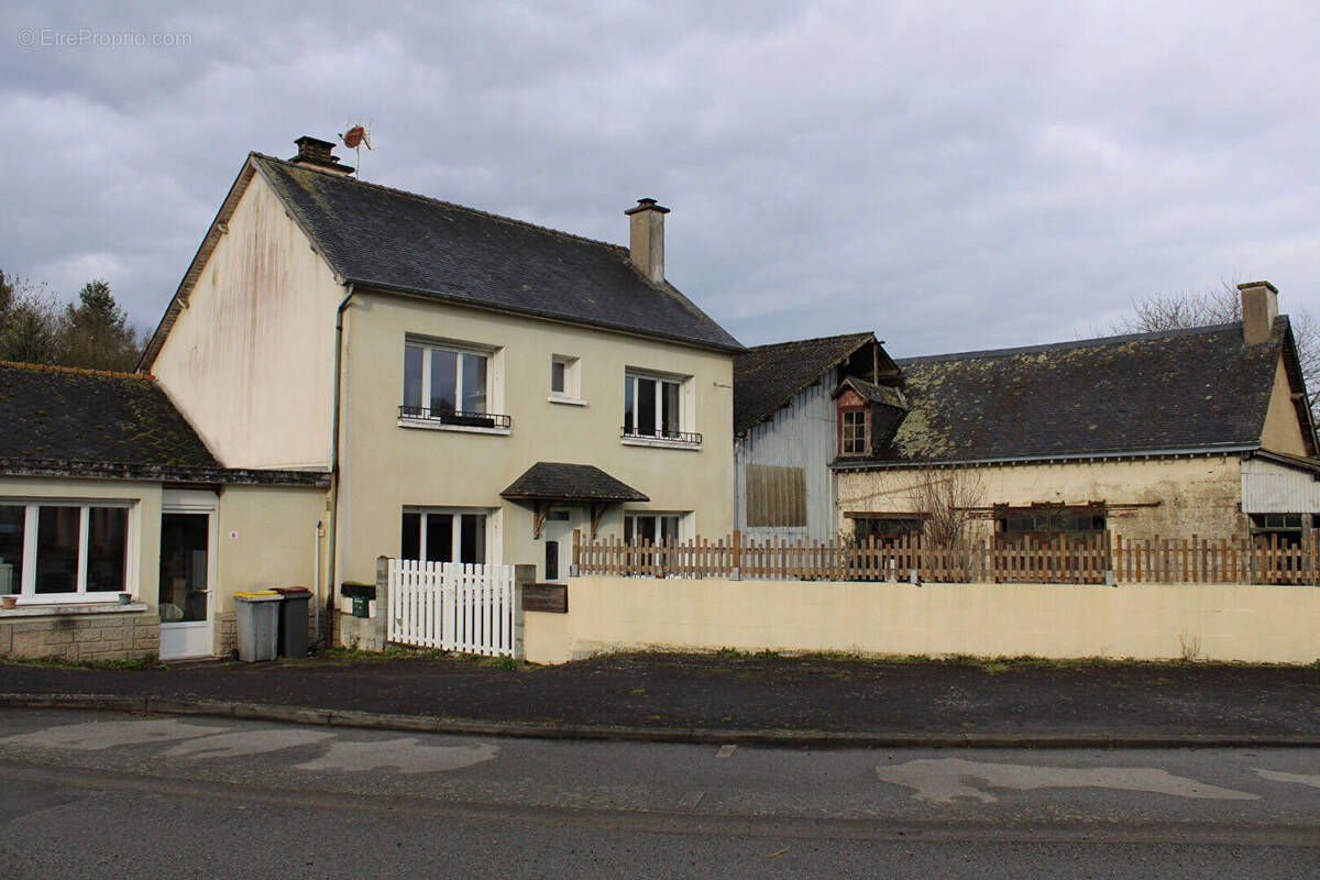 Maison à FONTAINE-COUVERTE