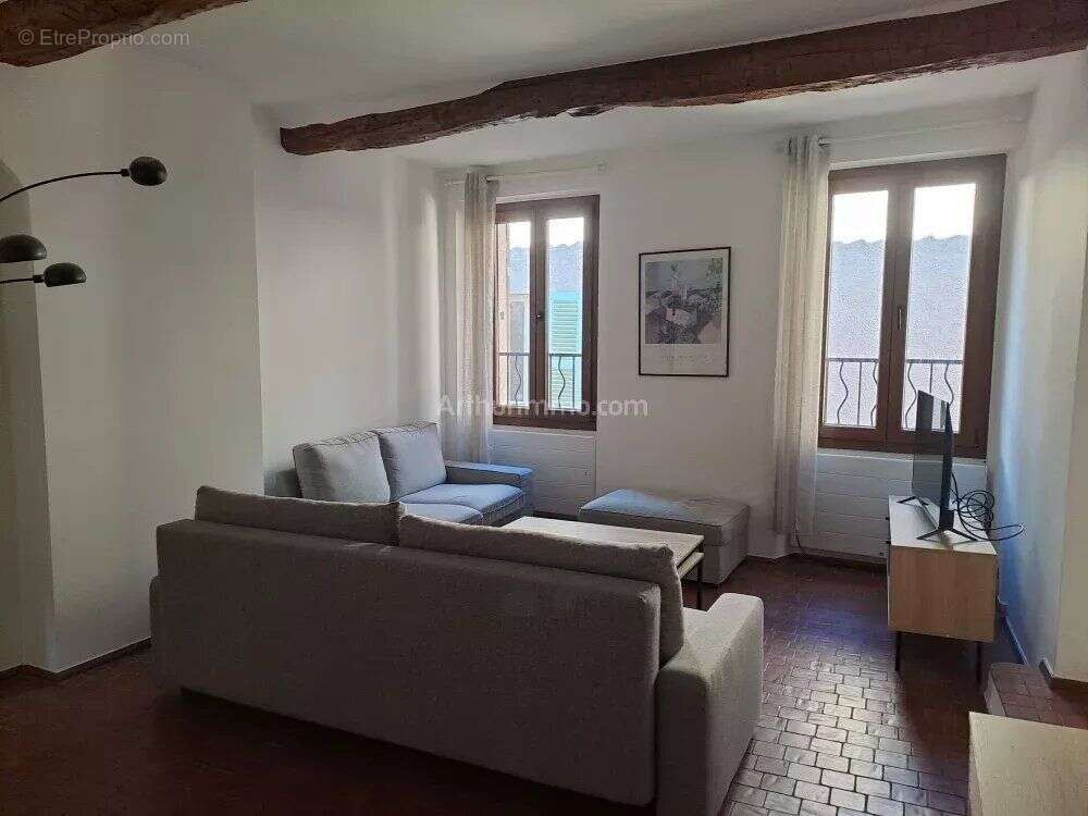 Appartement à SALERNES