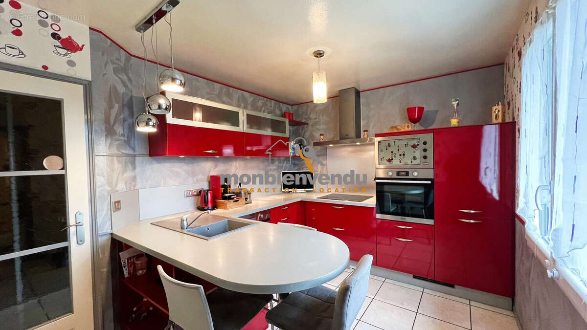 Maison à ARPAJON-SUR-CERE